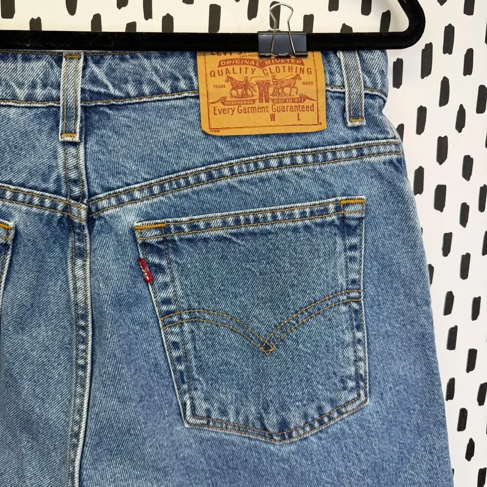 Vintage Y2K Levi's Denim Shorts med Wash Women’s 14R Jorts Cotton 5” Inseam